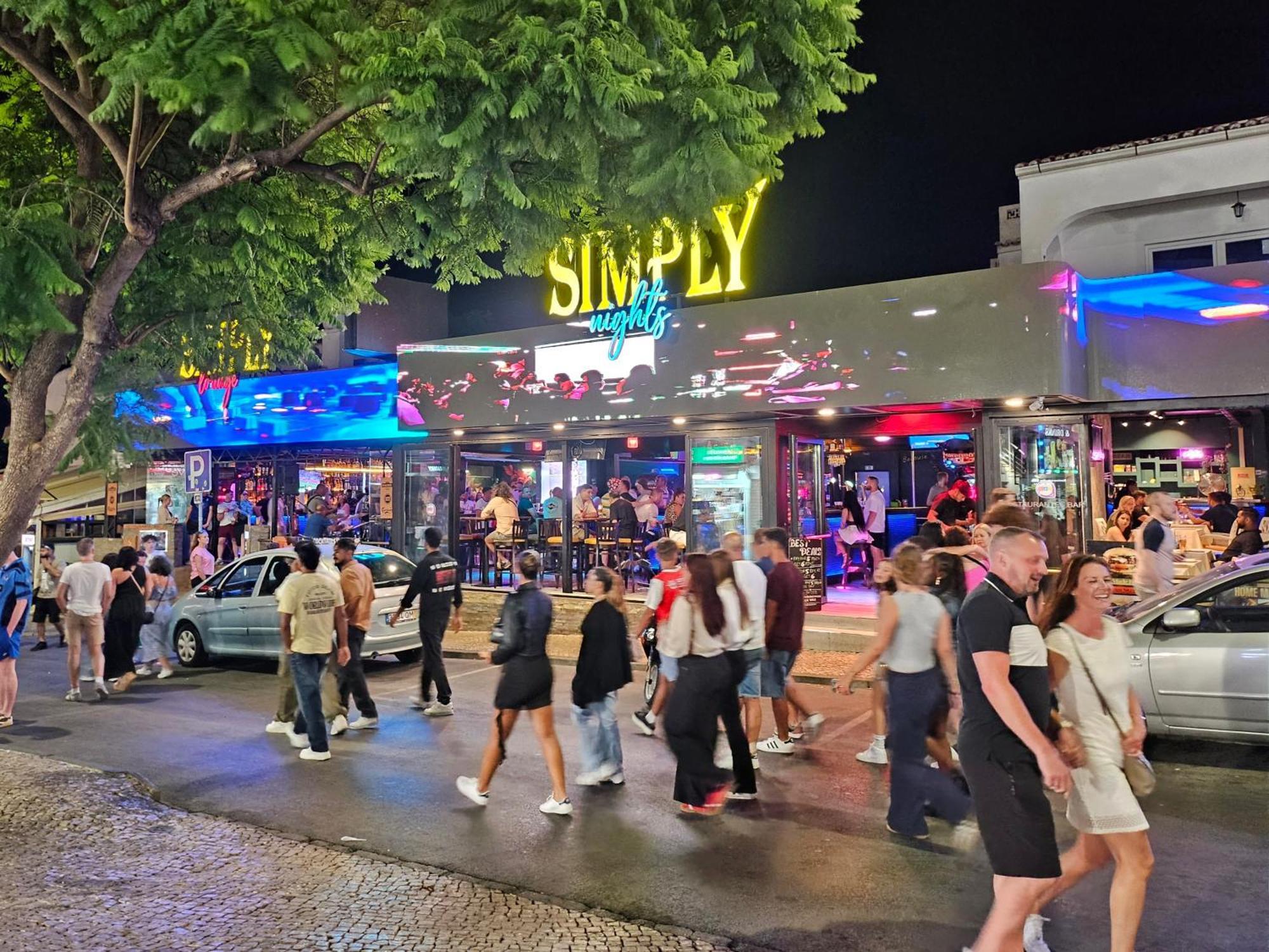 Guest House Casa Ramos On The Strip อัลบูเฟรา ภายนอก รูปภาพ